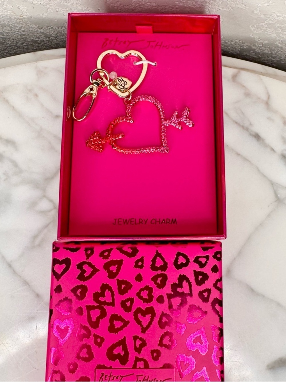 Betsey Johnson ,Heart,
Keychain ,bag Charm ,Pink Rhinestone NEW in Box Gift ❤️